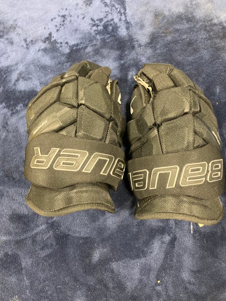 Black Senior Bauer Supreme Mach Gloves 14" (Used)