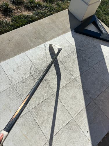 Junior Bauer Nexus Sync Right Handed Hockey Stick P28 40 Flex (New)