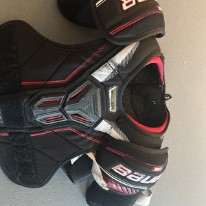 Large Youth Bauer NSX Shoulder Pads (Used)
