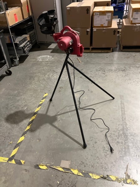 Basehit Pitching Machine