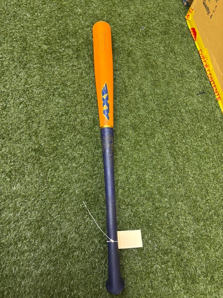AXE George Springer (GS4-30) Bat (-5) Wood Composite 25 oz 30" (Used)