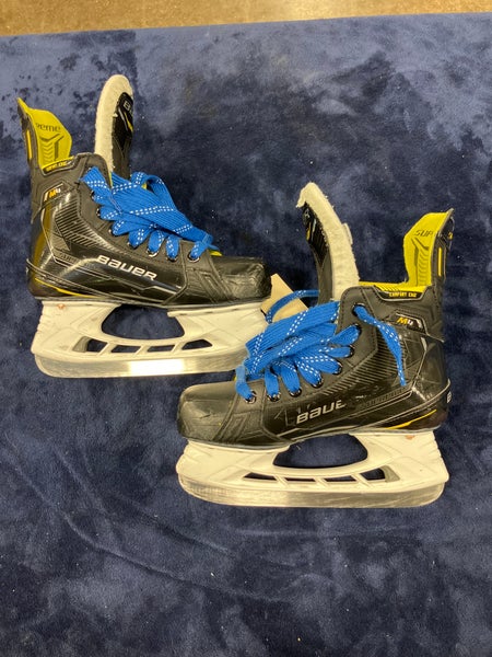 Intermediate Bauer Supreme M4 Hockey Skates Size 4.5 (Used)
