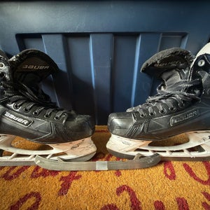 Bauer Supreme S160 Limited Black Edition Hockey Skates Regular Width size 8 comes with extra steel.