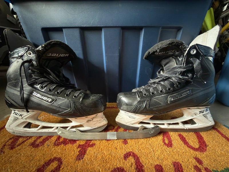 Bauer Supreme S160 Limited Black Edition Hockey Skates Regular Width size 8 comes with extra steel.