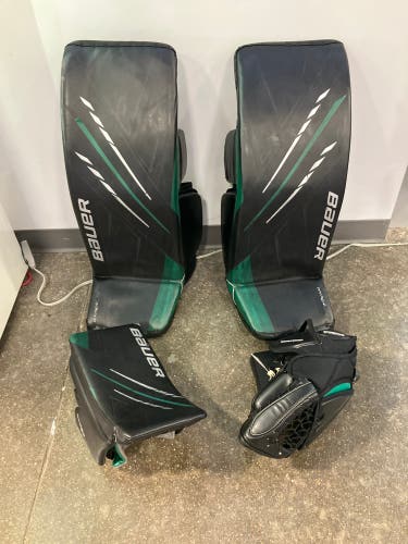 Pro Stock Wedgewood Black 34" Senior Bauer Hyperlite Goalie Full Set Regular (Used)
