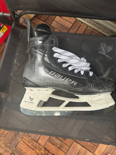 2023 Bauer Vapor Hyperlite 2 Hockey Skates Regular Width Pro Stock 9 (Used)