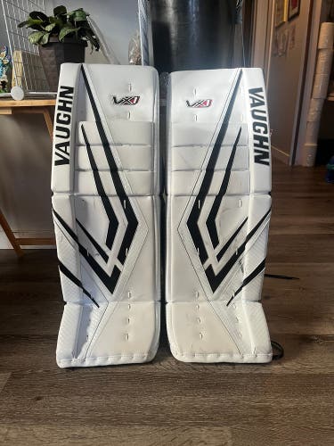 32" 2025 Vaughn VX1 Pro Carbon Goalie Leg Pads (Used for one skate)