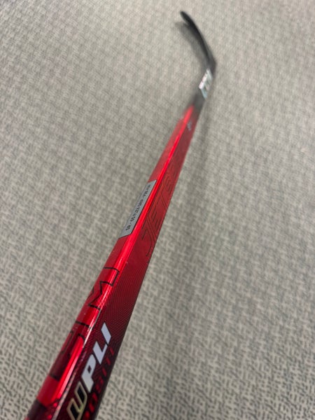 Senior Red CCM JetSpeed FT8 Pro Right Handed Hockey Stick P28+1/4 65 Flex (New)