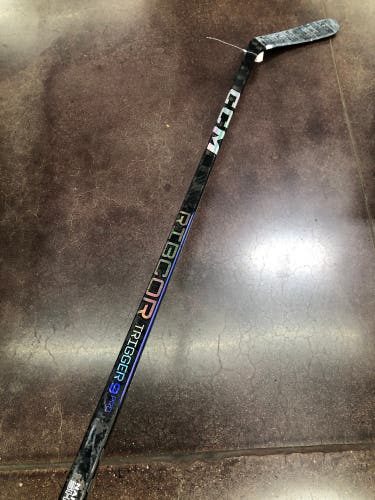Intermediate CCM Ribcor Trigger 9 Pro Hockey Stick Right Handed P29 65 Flex (Used)