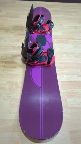 Snowboard 150cm With Bindings Medium Flex Directional Twin w Burton binding size M fit 8-10