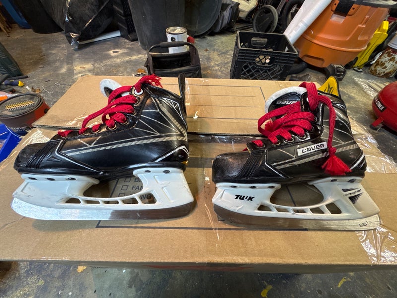 2016 Bauer Supreme 1S Hockey Skates Regular Width 13.5 (Used)