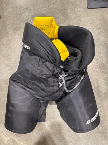 Black Senior XL Bauer Supreme One40 Hockey Pants (Used)