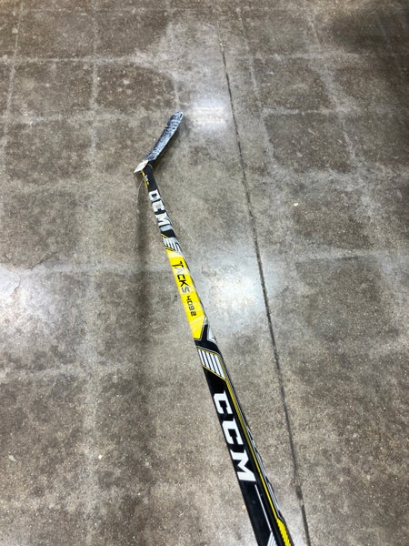 Pro Stock Mackinnon Senior CCM 4092 Hockey Stick Right Handed P40 85 Flex (Used)