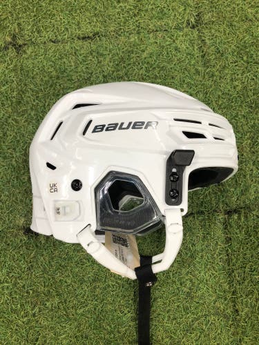 White Small Bauer Re-Akt 155 Helmet (Used)