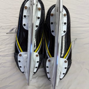 2016 CCM Super Tacks Hockey Skates Regular Width Pro Stock 7.5 (Used)