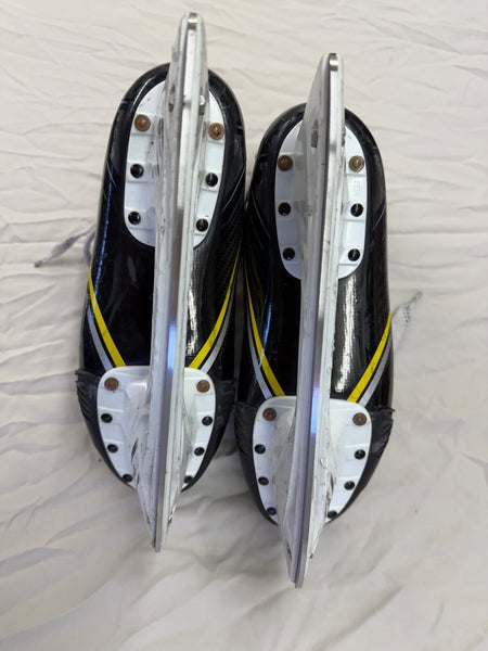 2016 CCM Super Tacks Hockey Skates Regular Width Pro Stock 7.5 (Used)