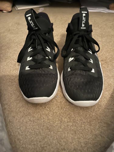 Men's Size M 6.0 (W 7.0) Nike Lebron witness 4 Shoes (Used)