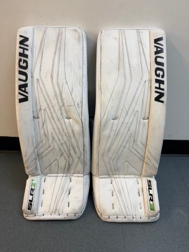26" Junior Vaughn Slr3 Goalie Leg Pads (Used)