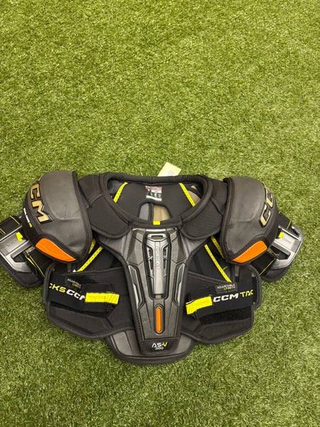 Small Senior CCM Tacks AS-V Pro Shoulder Pads