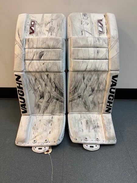 White 26" Junior Vaughn Velocity V10 Goalie Leg Pads (Used)
