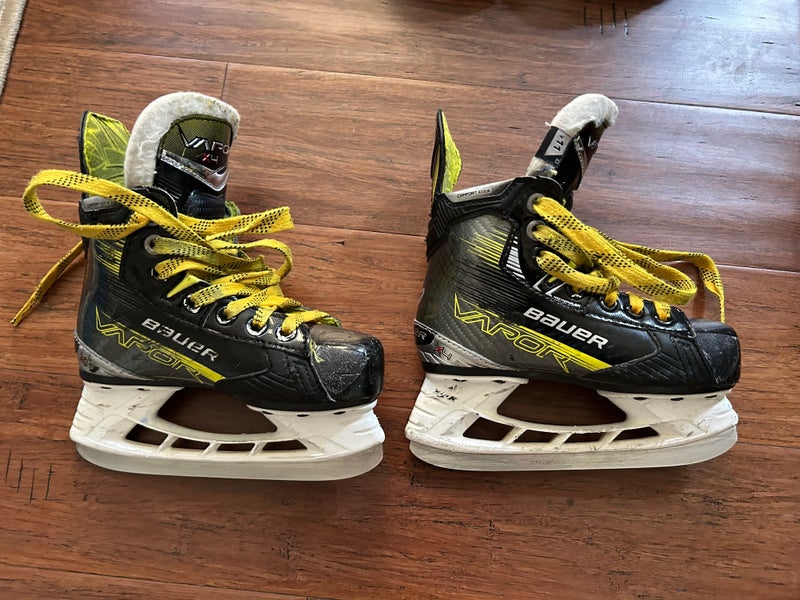 Bauer Vapor X4 Hockey Skates  Size 11y (Used)