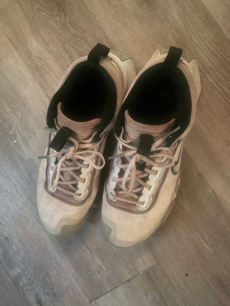 White Men's Size M 10.0 (W 11.0) Adult Nike Shoes (Used)