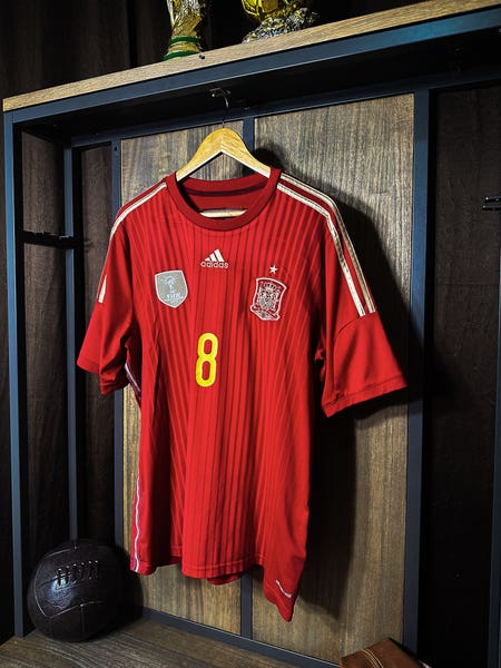 Spain 2014/15 Home Jersey – Xavi #8 – XL – Red Adidas Shirt (MPN