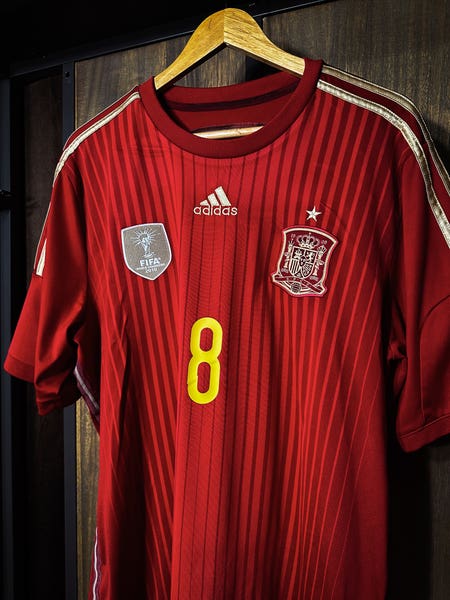 Spain 2014/15 Home Jersey – Xavi #8 – XL – Red Adidas Shirt (MPN