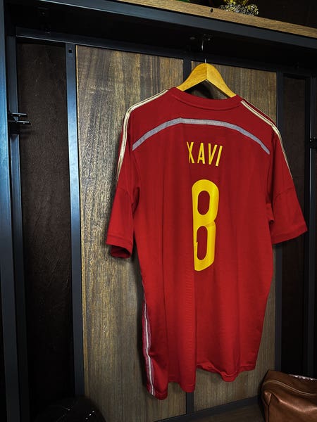 Spain 2014/15 Home Jersey – Xavi #8 – XL – Red Adidas Shirt (MPN