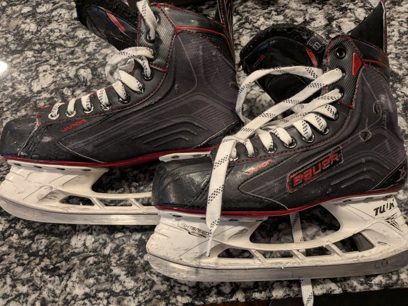 Bauer X500 Hockey Skates Regular Width 8 (Used)