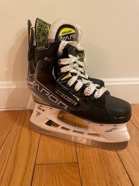 2023 Bauer Vapor 3X Hockey Skates Regular Width Size 1 (Used)