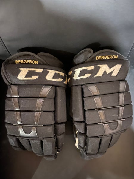 Winter Classic Patrice Bergeron Boston Bruins CCM HG96 Hockey Gloves 14" Pro Stock