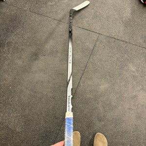 Intermediate Bauer Vapor Hyperlite 2 Right Handed Hockey Stick P88 55 Flex Pro Stock (Used)