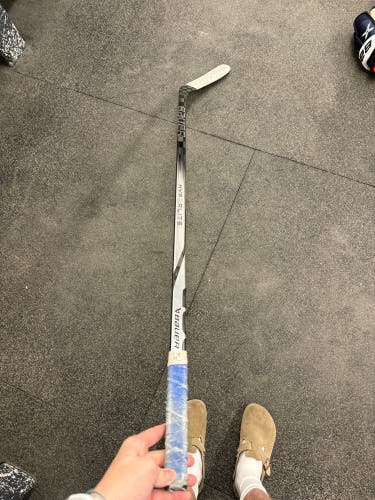 Intermediate Bauer Vapor Hyperlite 2 Right Handed Hockey Stick P88 55 Flex Pro Stock (Used)