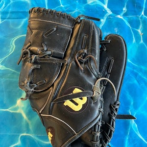 Black Wilson A2000 RH Baseball Glove 11.75" (Used)