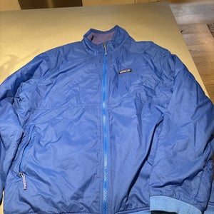 Blue Men's large Patagonia reversible jacket