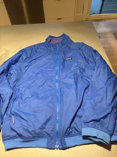 Blue Men's large Patagonia reversible jacket