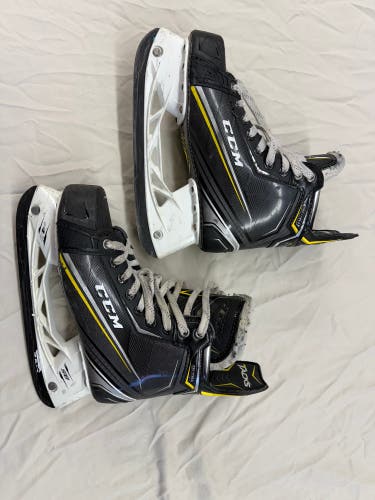 2018 CCM Tacks 9090 Hockey Skates Regular Width Pro Stock 5.5 (Used)