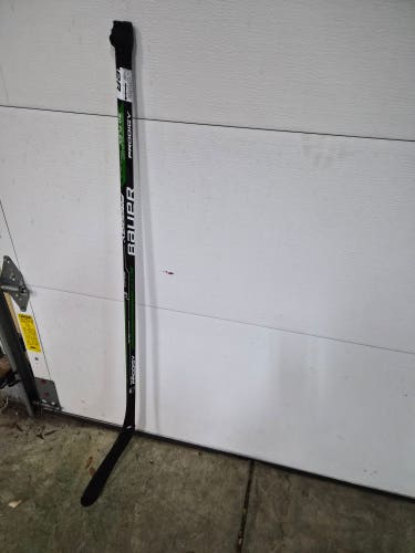 Youth Bauer Prodigy Right Handed Hockey Stick P92 30 Flex (Used)