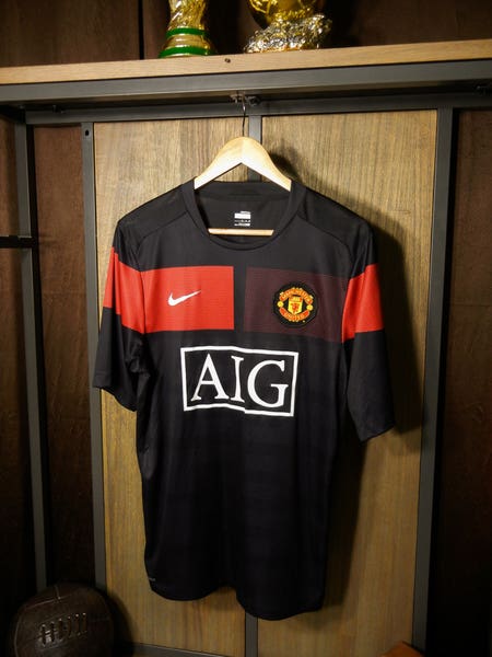Manchester United 2009/10 Black Training Top – Size M – (MPN