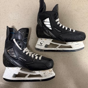 True Pro Custom Hockey Skates Regular Width 7.5 (Used)