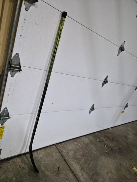 Intermediate Warrior Alpha Evo Pro Right Handed Hockey Stick W28M 55 Flex (Used)