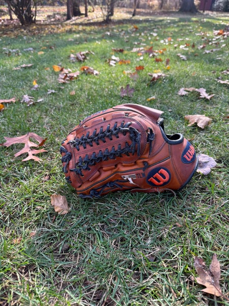 College issue Wilson A2000 d33