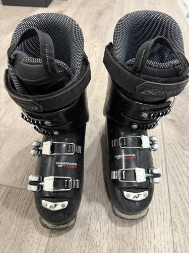 Mondo 23 & 23.5 Kid's Nordica Dobermann All Mountain Ski Boots (Used)