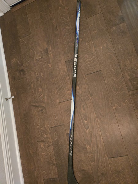 Intermediate Bauer Vapor FlyLite Left Hand Hockey Stick P28 55 Flex (Used)