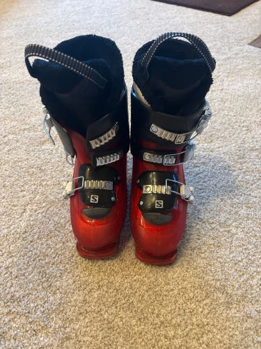 Mondo 23 & 23.5 Unisex Salomon Performa T3 All Mountain Ski Boots Soft Flex (Used)