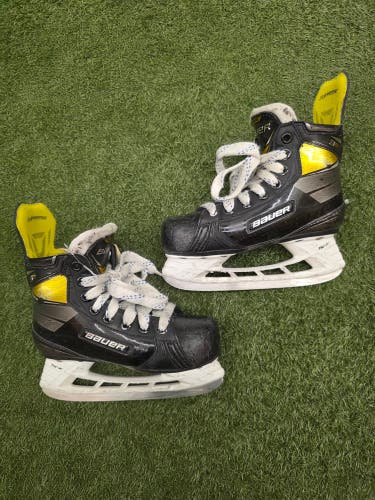 Youth Bauer Supreme 3S Pro Hockey Skates | Size 13.5 Regular Width