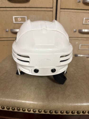 Medium Bauer 4500 Helmet (Used)