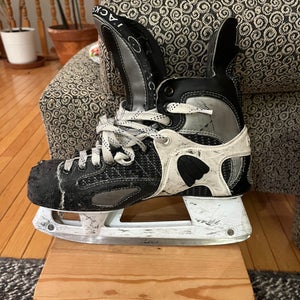 2005 CCM Tacks 1152 Hockey Skates Extra Wide Width 8 (Used)
