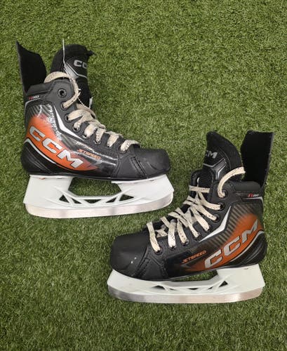 Junior CCM Jetspeed FT680 Hockey Skates | Size 2 (D)
